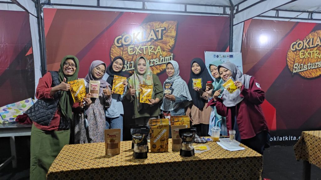 Gambar 1 Produk Olahan Ikan Nila di Event Bazar Desa 